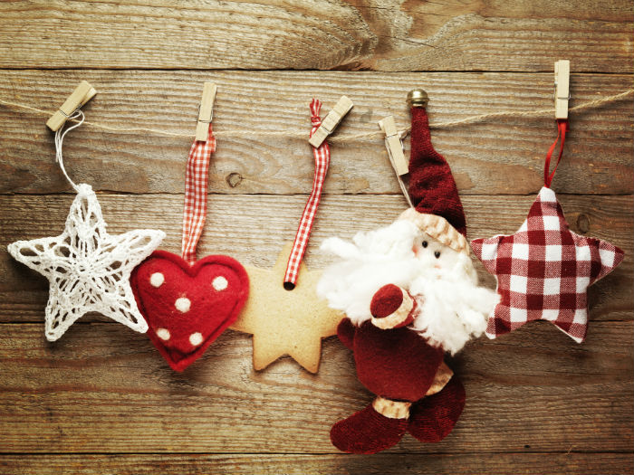 121514 3 DIY Christmas Decorations With The Kids