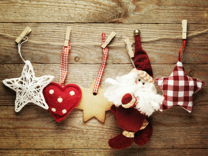 3 DIY Christmas Decorations With The Kids