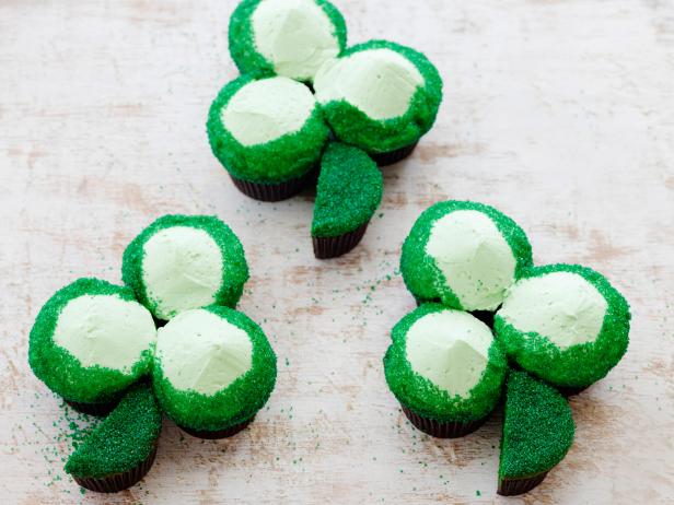 FN St Patricks Day Green Velvet Cupcake Shamrocks S4x3.jpg.rend.hgtvcom.616.462