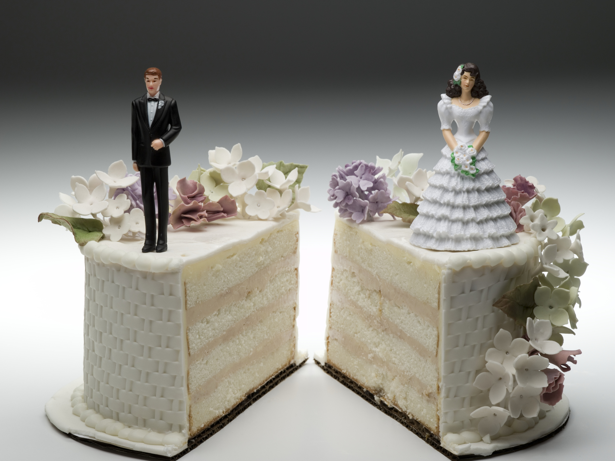 Newlyweds: Don’t Let Financial Stress Take The Cake